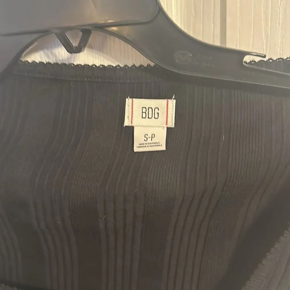 BDG Top NWOT With Flaw Pictured Size. Small - Picture 2 of 5